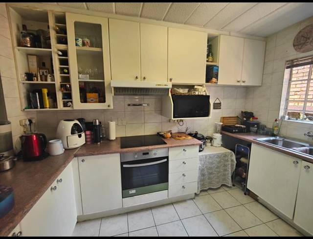 2 BEDROOM APARTMENT FOR SALE IN NORTHGATE